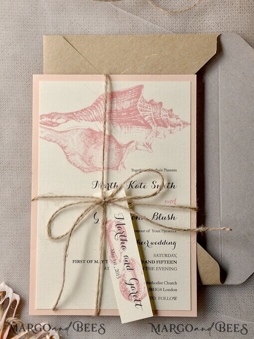 WEDDING INVITATIONS Pass zur Liebe / Strandhochzeits-Einladungen Strandhochzeits-Einladungen Muscheln Hochzeitskarten für Zielhochzeiten mit Jute und Anhänger