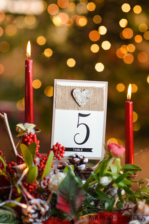 TABLE DECOR SIGNS Holz Eco Rustikale Tischnummern Elegante rustikale Hochzeits-Tischnummern, einfache handgemachte Tischnummernschilder mit natürlichem Jute und Birkenholzherz, personalisierte romantische handgefertigte Hochzeitstischkarten.