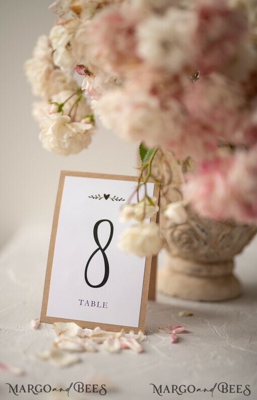 TABLE DECOR SIGNS Holz Eco Rustikale Tischnummern Weiße rustikale Hochzeits-Tischkarten, einfache Scheunenhochzeits-Tischkarten, ökologische romantische personalisierte Karten, elegante braune Hochzeits-Tischdekoration, handgemachte Tischnummern.