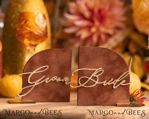 PLACE CARDS / TABLE CARDS Acrylic Gold Clear / Wood 3D Terracotta Fall Wedding Place Cards, Modern half arch Velvet Acrylic Place card with stand, Wedding seat gold Cards, Velvet and Acryl Name Card, Editable Text