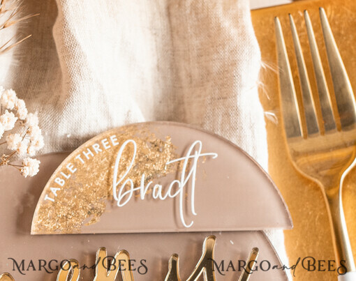 PLACE CARDS / TABLE CARDS Acrylic Gold Clear / Wood 3D Acrylic Arch Beige Flat Place card, Clear Acrylic and gold Flat Place card, Nude Gold Plexi Flat Place card, Tan Luxury Wedding Table Decor, Earthy Wedding Sign