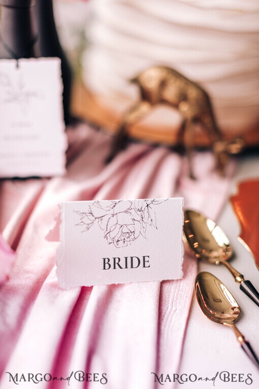 PLACE CARDS / TABLE CARDS Romantic Boho/ Botanical/ Floral White Deckle - Edge Place Cards, Minimalistic Wedding Place Cards, Simple Name Tags,  Romantic Wedding Table Decor, Delicate Rose Place Cards For Your Wedding