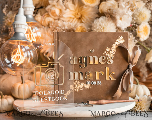 WEDDING GUEST BOOKS Instax Sofortbildbuch Herbst beige Gold Acryl Hochzeitsgästebuch personalisiert und Acrylschild-Set, Tan Taupe Samt Sofortbildbuch Boho Elegant Instax Hochzeitsfotogästebuch, Erdtönige Acryl Instax Gästebuchschild, Neutraler Samt Fotobuch.