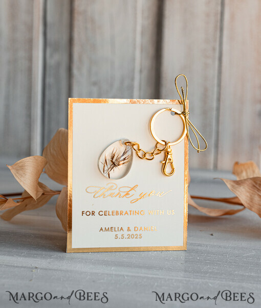 WEDDING FAVORS Resin Custom Resin Keychain Hochzeitsgeschenke für Gäste in großen Mengen, maßgeschneiderte Harz Boho-Pampasgras Schlüsselanhänger, goldene personalisierte Dankeschön-Geschenke, Tropfen-Schlüsselanhänger mit vergoldeten Edelstahlbeschlägen.