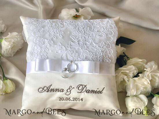RING BEARER BOXES & PILLOWS Classic Ring Pillows Vintage wedding Ring Pillow • Custom Ring Bearer Pillow • Boho Glam Ring Bearer 03/kor/pod