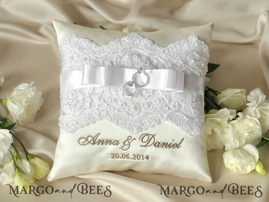 RING BEARER BOXES & PILLOWS Classic Ring Pillows Handmade Lace Wedding Ring Pillow • Vintage Ring Bearer Pillow • Custom Glamour Ring Bearer 13/kor/pod
