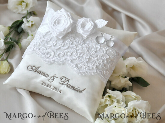 RING BEARER BOXES & PILLOWS Classic Ring Pillows Handmade Lace Wedding Ring Pillow • Vintage Ring Bearer Pillow • Custom Glamour Ring Bearer 23/kor/pod