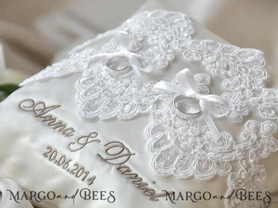 RING BEARER BOXES & PILLOWS Classic Ring Pillows Vintage wedding Ring Pillow • Custom Ring Bearer Pillow • Boho Glam Ring Bearer 24/kor/pod