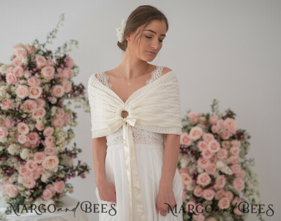 BRIDE bolero, jacket, robes WEDDING BOLERO & SHRUGS Ivory Wedding bolero Bridal Shrug, Fall Wedding dress Topper, Autumn Bridal Coverup, Jacket for Bride, Bridal Blouse Bridal Shrug 34/etola/bol