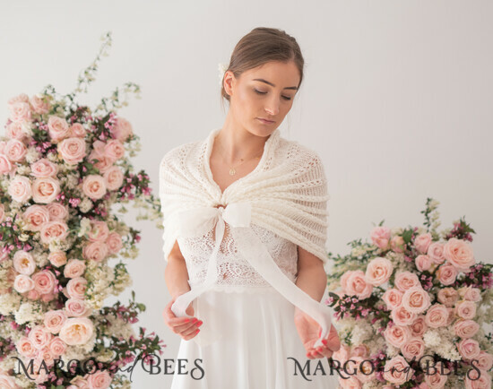 BRIDE bolero, jacket, robes WEDDING BOLERO & SHRUGS Ivory Wedding bolero Bridal Shrug, Fall Wedding dress Topper, Autumn Bridal Coverup, Jacket for Bride, Bridal Blouse Bridal Shrug 32/etola/bol
