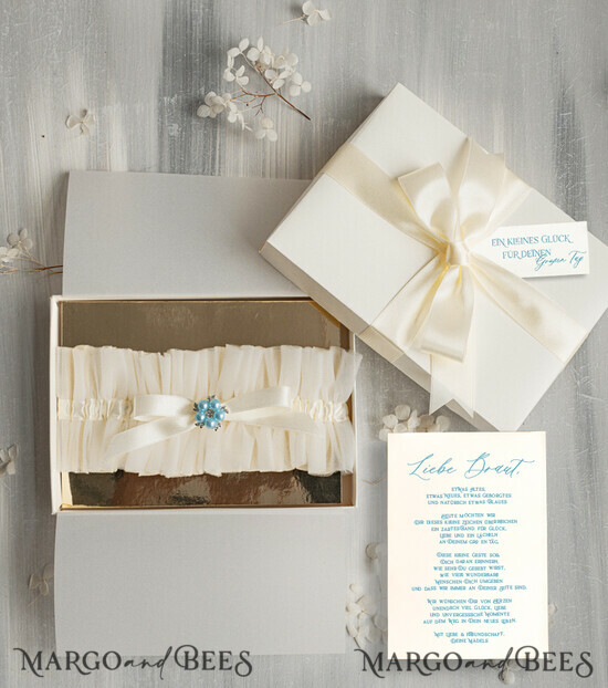 BRIDE bolero, robes, garter Geschenkidee für die Braut Strumpfband Elegantes Strumpfband für die Braut – Geschenkbox mit „Etwas Blauem“ und Grußkarte 04/TSblau/podDE