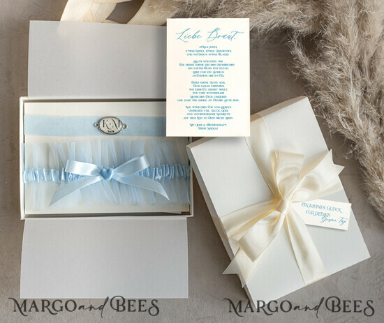 BRIDE bolero, robes, garter Geschenkidee für die Braut Strumpfband Doppeltes Strumpfband-Set für die Braut – edel & romantisch in Geschenkbox mit Gedicht – perfektes Geschenk zur Hochzeit 08/TSblau/podDE