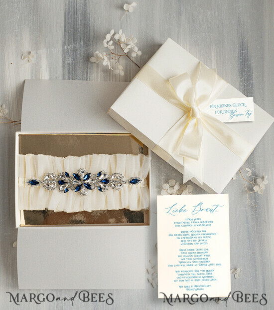 BRIDE bolero, robes, garter Geschenkidee für die Braut Strumpfband Elegantes Strumpfband für die Braut – Geschenkbox mit „Etwas Blauem“ und Grußkarte 03/TSblau/podDE