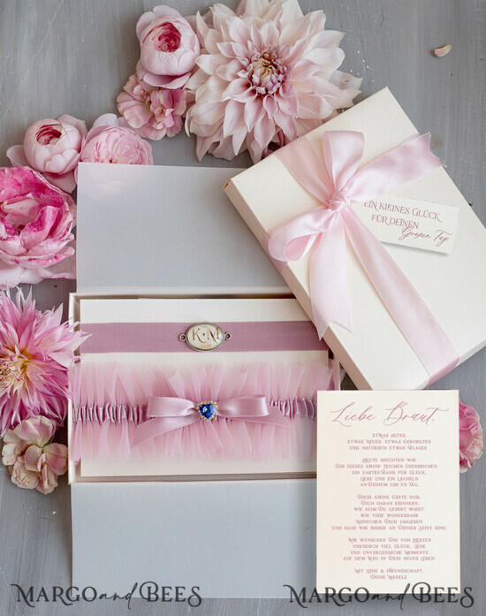 BRIDE bolero, robes, garter Geschenkidee für die Braut Strumpfband Strumpfband – die besondere Geschenkidee für die Braut mit den Initialen des Brautpaares und dem Hochzeitsdatum 08/TSrosa/podDE