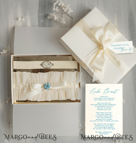 BRIDE bolero, robes, garter Geschenkidee für die Braut Strumpfband Doppeltes Strumpfband-Set für die Braut – edel & romantisch in Geschenkbox mit Gedicht – perfektes Geschenk zur Hochzeit 31/TSblau/podDE