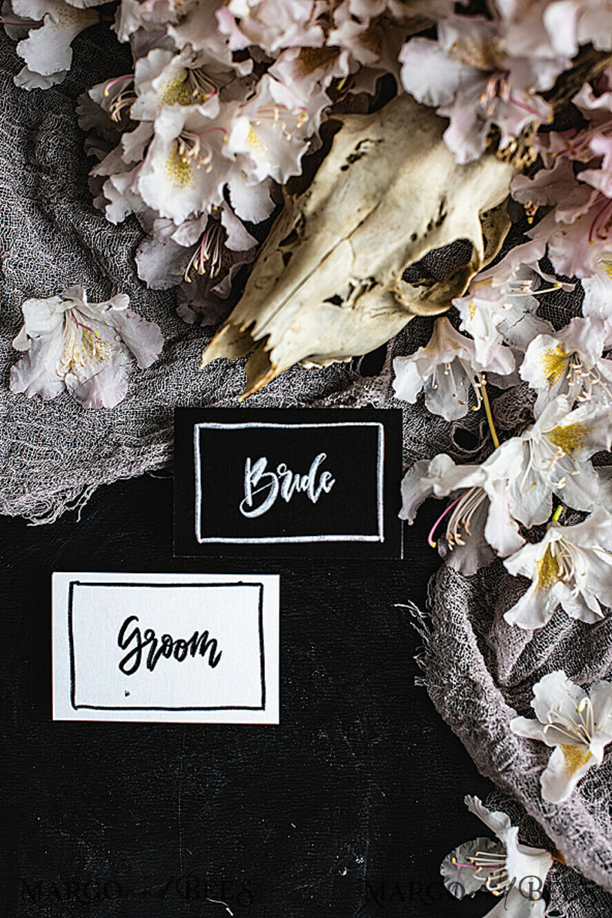 PLACE CARDS / TABLE CARDS Boho Elegance Bold Line Unique Wedding Place Cards, Dark Wedding Stationery, Modern Black and White Wedding Name Tags, Original Wedding Cards, Editable Wording Black Escort Cards