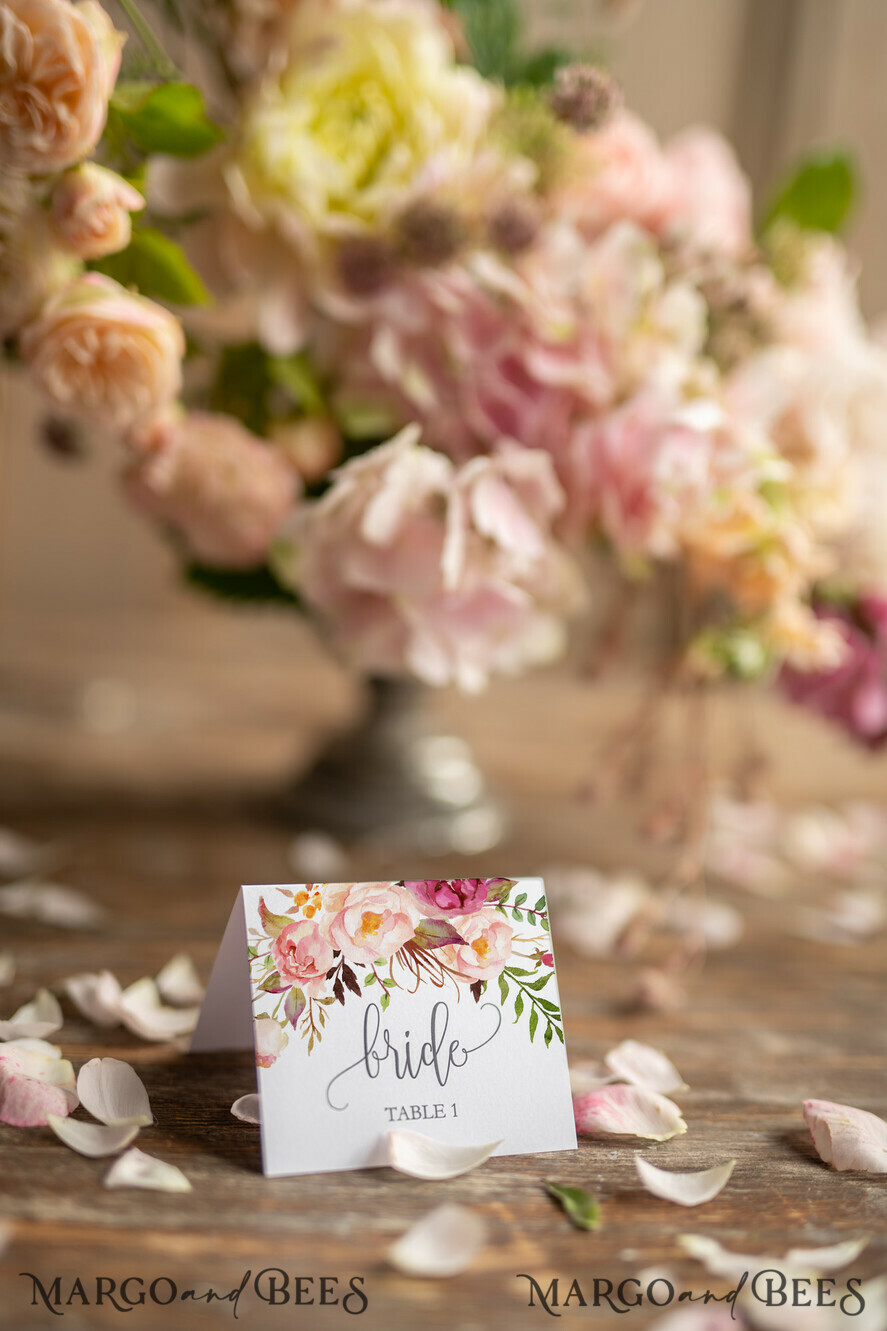 PLATZKARTEN / TISCHKARTEN
Boho Eleganz Bold Linie Blumige weiße Hochzeitsplatzkarten, farbenfrohe Boho-Blumen-Grafik Namensschilder, romantisches Design Hochzeitsnamensschilder, einzigartige Hochzeitsstationery, individuelle Textplatzkarten.