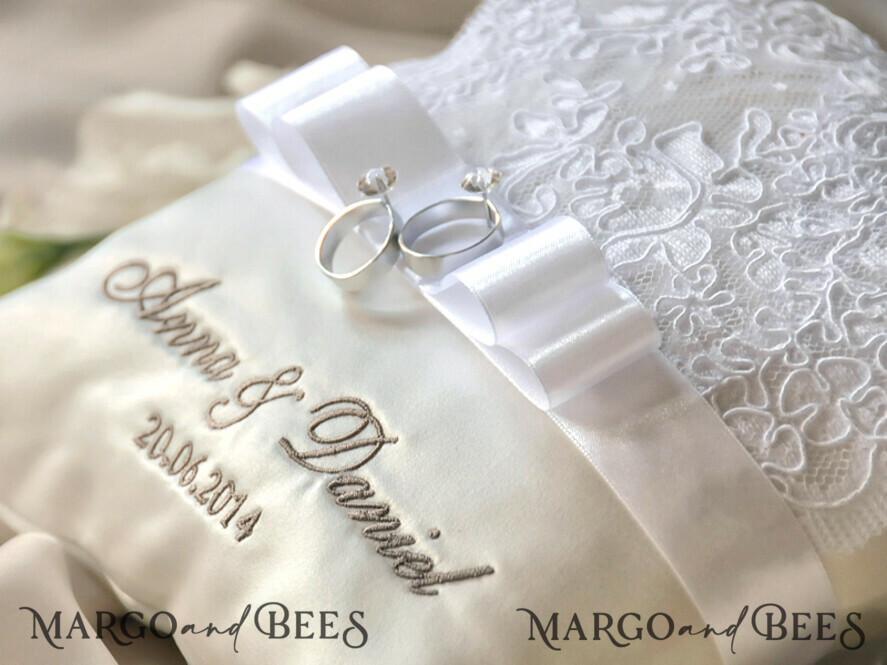RING BEARER BOXES & PILLOWS Classic Ring Pillows Vintage wedding Ring Pillow • Custom Ring Bearer Pillow • Boho Glam Ring Bearer