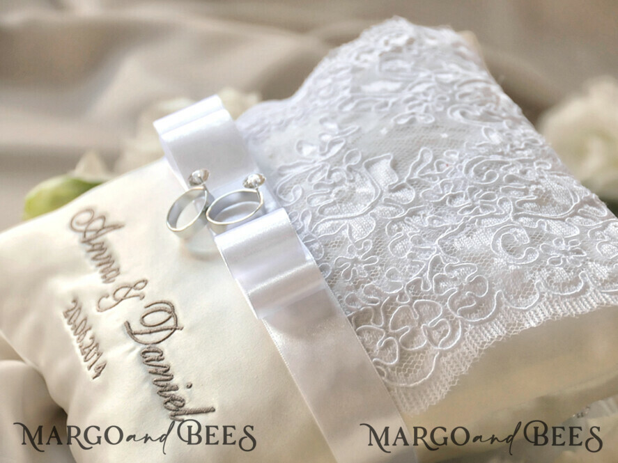 RING BEARER BOXES & PILLOWS Classic Ring Pillows Vintage wedding Ring Pillow • Custom Ring Bearer Pillow • Boho Glam Ring Bearer