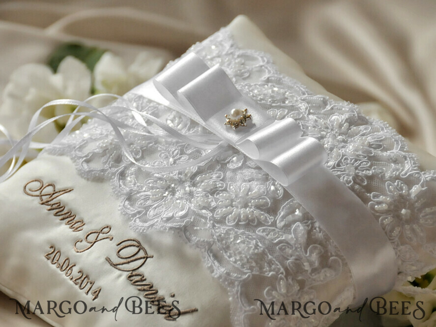 RING BEARER BOXES & PILLOWS Classic Ring Pillows Vintage wedding Ring Pillow • Custom Ring Bearer Pillow • Boho Glam Ring Bearer