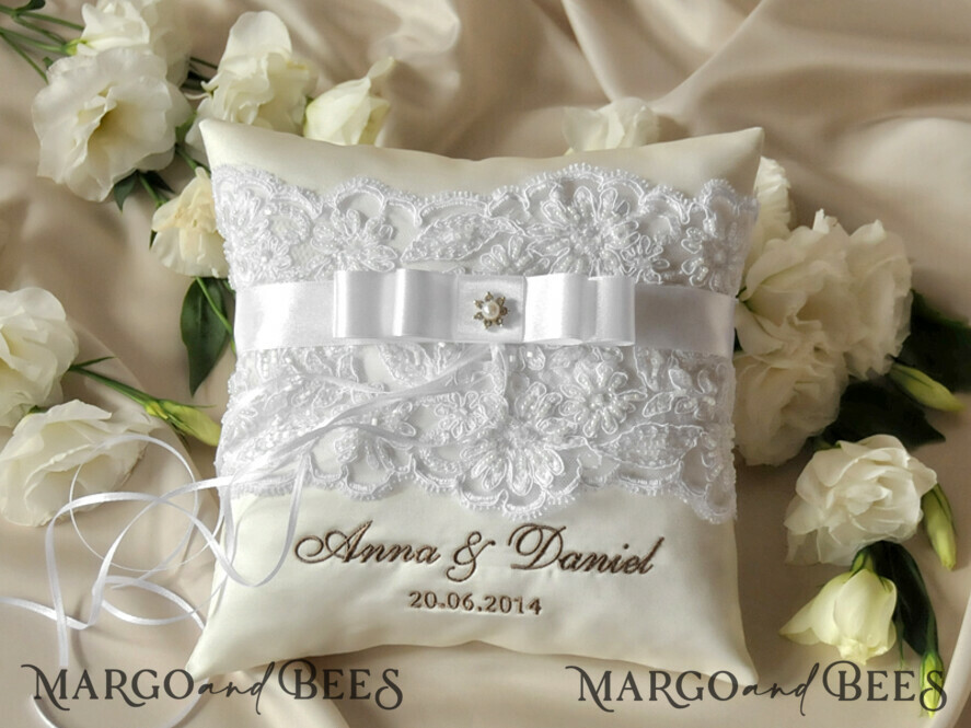 RING BEARER BOXES & PILLOWS Classic Ring Pillows Vintage wedding Ring Pillow • Custom Ring Bearer Pillow • Boho Glam Ring Bearer