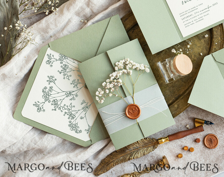 HOCHZEITS EINLADUNGEN rustikal / Landhausstil / Shabby Chic Salbeigrüne Hochzeits-Einladungskarte Set Natürliche Baby-Atemblumen Hochzeits-Einladungen Suite Moderne Boho-Hochzeitskarten Gartenhochzeit