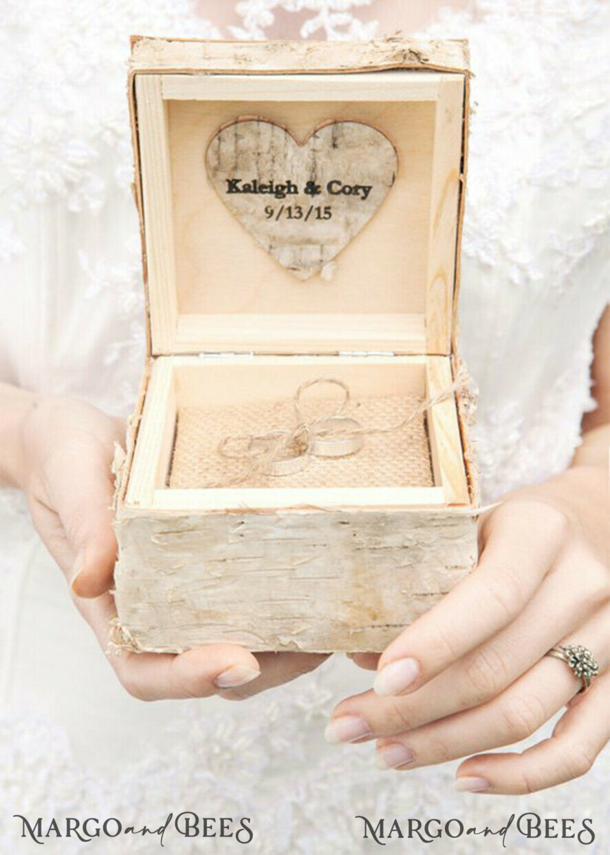 RING BEARER BOXES & PILLOWS Epoxy Wedding rings Box Presoanlised wedding Ring box for 2 or 3 rings, wood wedding ring box • rustic wedding rings box • real flowers in resin luxury ring box