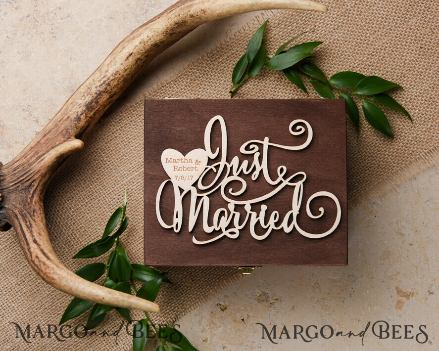 RING BEARER BOXES & PILLOWS Epoxy Wedding rings Box Custom Wedding Ring box for ceremony, Handmade wedding ring box • Real Flowers ring bearer box • wood luxury ring box