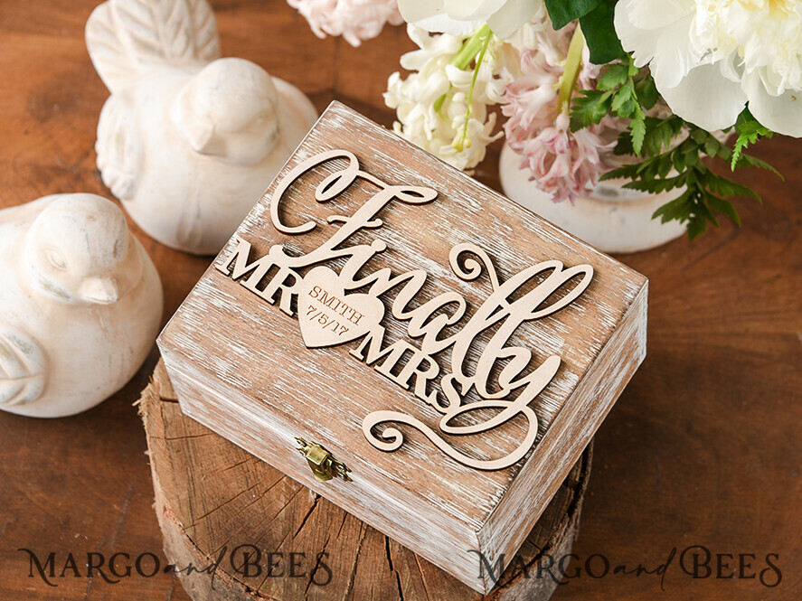 RING BEARER BOXES & PILLOWS Epoxy Wedding rings Box Personalised wedding box his and hers, wood wedding ring box • rustic wedding rings box • real flowers in resin luxury ring box