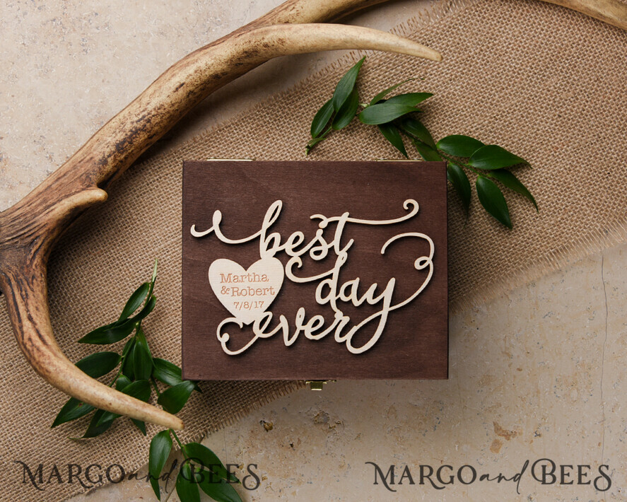 RING BEARER BOXES & PILLOWS Epoxy Wedding rings Box Presoanlised wedding Ring box for 2 or 3 rings, wood wedding ring box • rustic wedding rings box • real flowers in resin luxury ring box