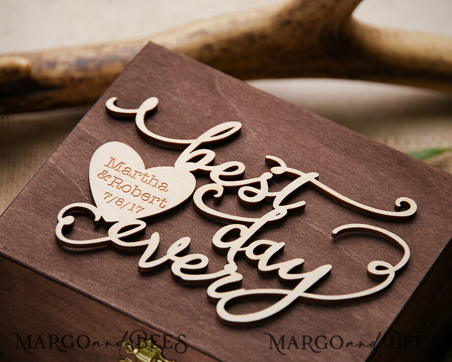 RING BEARER BOXES & PILLOWS Epoxy Wedding rings Box Presoanlised wedding Ring box for 2 or 3 rings, wood wedding ring box • rustic wedding rings box • real flowers in resin luxury ring box