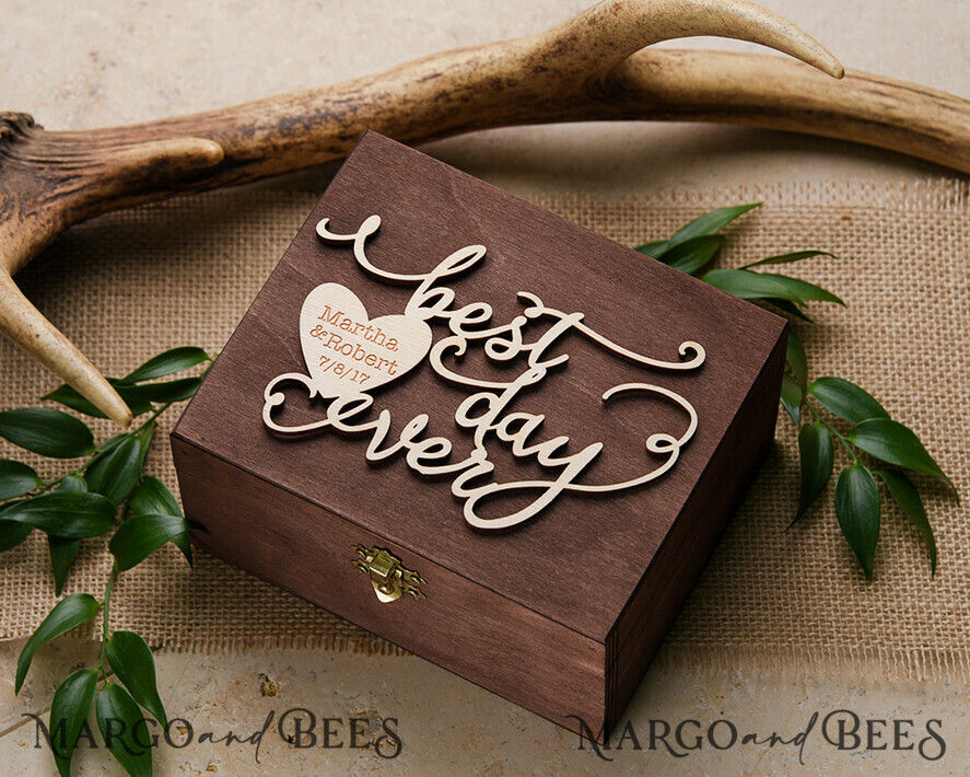 RING BEARER BOXES & PILLOWS Epoxy Wedding rings Box Presoanlised wedding Ring box for 2 or 3 rings, wood wedding ring box • rustic wedding rings box • real flowers in resin luxury ring box