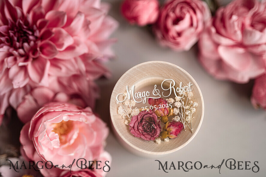 RING BEARER BOXES & PILLOWS Epoxy Wedding rings Box Elegant Epoxy Wedding Ring Box, Customized Resin Ring Box With Engraving, Minimalistic Real Flower Wedding Ring Box With Velvet, Rustic Wedding Stationery