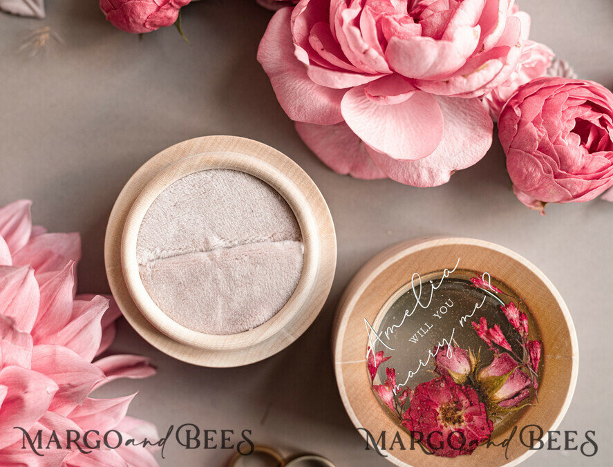 RING BEARER BOXES & PILLOWS Epoxy Wedding rings Box Luxury Resin Wedding Ring Box, Minimalistic Engraved Real Flower Ring Box, Personalized Epoxy Box With Nude Velvet, Rustic Bespoke Ring Box