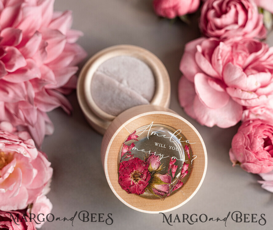 RING BEARER BOXES & PILLOWS Epoxy Wedding rings Box Luxury Resin Wedding Ring Box, Minimalistic Engraved Real Flower Ring Box, Personalized Epoxy Box With Nude Velvet, Rustic Bespoke Ring Box