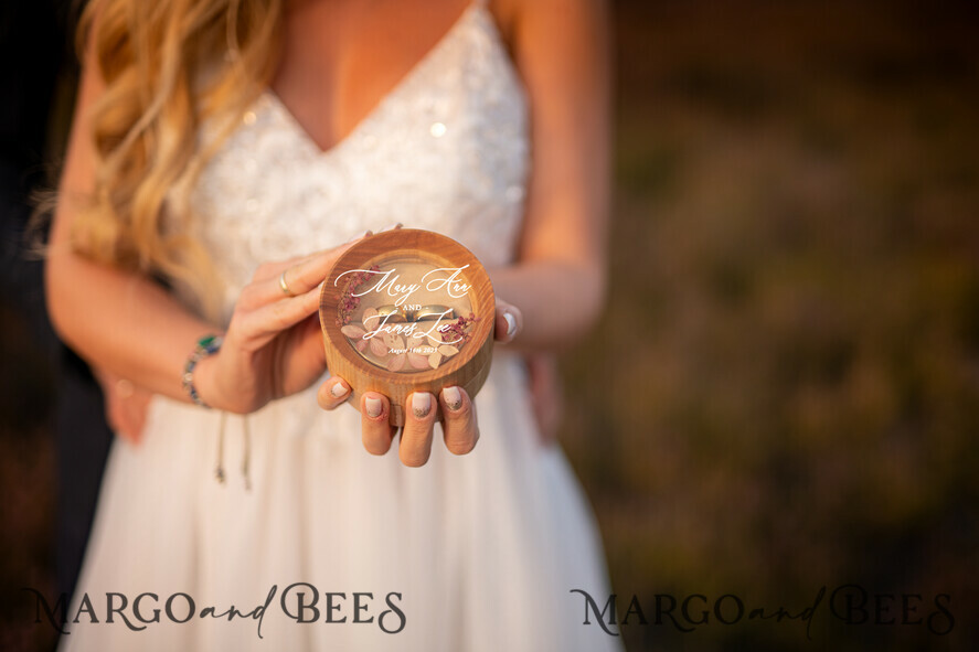 RING BEARER BOXES & PILLOWS Epoxy Wedding rings Box Luxury Resin Wedding Ring Box, Minimalistic Engraved Real Flower Ring Box, Personalized Epoxy Box With Nude Velvet, Rustic Bespoke Ring Box