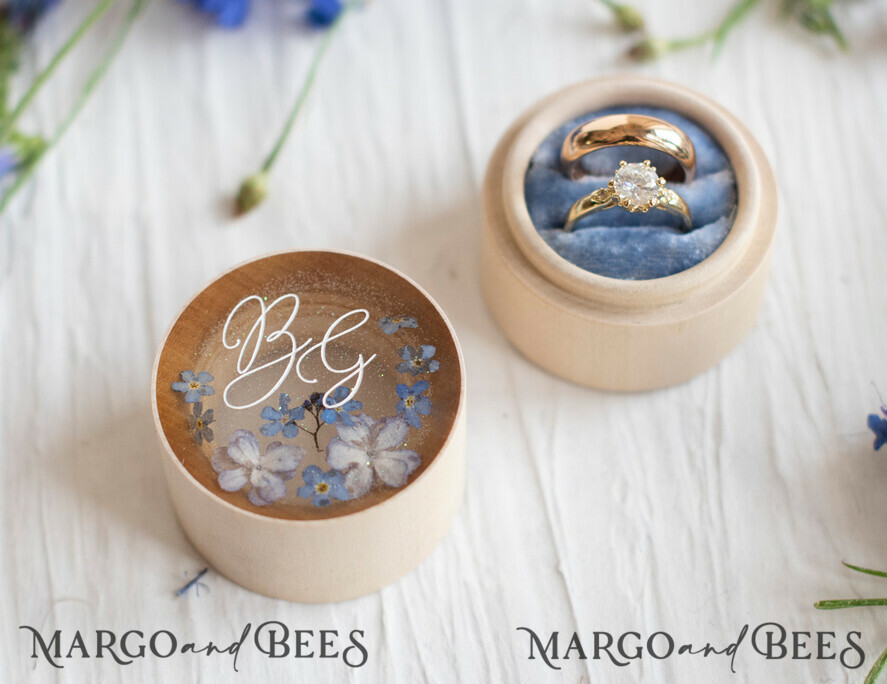 RING BEARER BOXES & PILLOWS Epoxy Wedding rings Box Presonaised Ring Box for wedding bands, wood wedding ring box • rustic wedding rings box • real flowers in resin luxury ring box