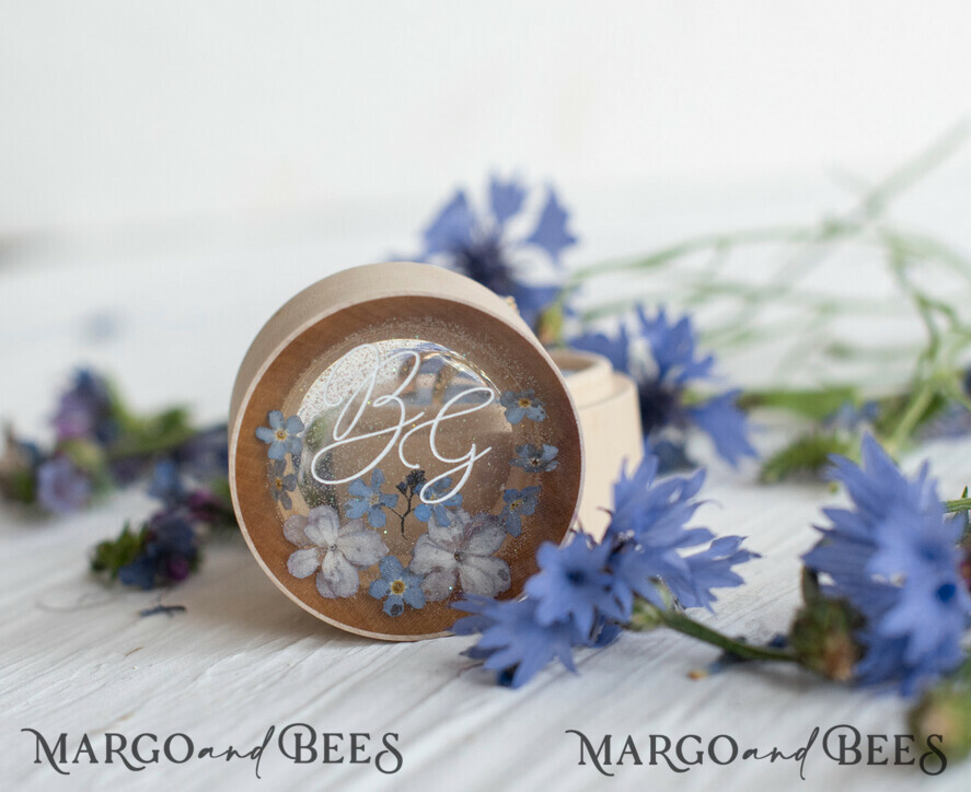 RING BEARER BOXES & PILLOWS Epoxy Wedding rings Box Presonaised Ring Box for wedding bands, wood wedding ring box • rustic wedding rings box • real flowers in resin luxury ring box