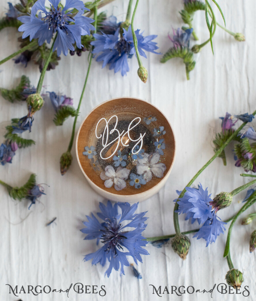 RING BEARER BOXES & PILLOWS Epoxy Wedding rings Box Presonaised Ring Box for wedding bands, wood wedding ring box • rustic wedding rings box • real flowers in resin luxury ring box