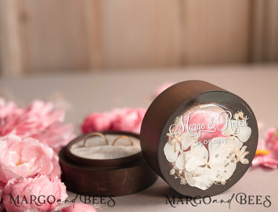 RING BEARER BOXES & PILLOWS Epoxy Wedding rings Box Elegant Epoxy Wedding Ring Box, Customized Resin Ring Box With Engraving, Minimalistic Real Flower Wedding Ring Box With Velvet, Rustic Wedding Stationery