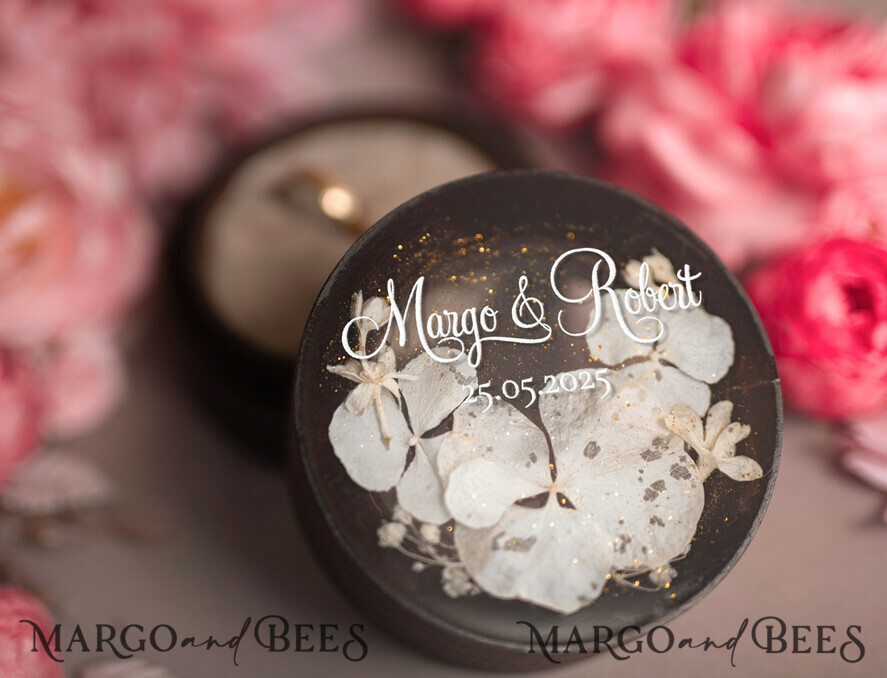 RING BEARER BOXES & PILLOWS Epoxy Wedding rings Box Elegant Epoxy Wedding Ring Box, Customized Resin Ring Box With Engraving, Minimalistic Real Flower Wedding Ring Box With Velvet, Rustic Wedding Stationery
