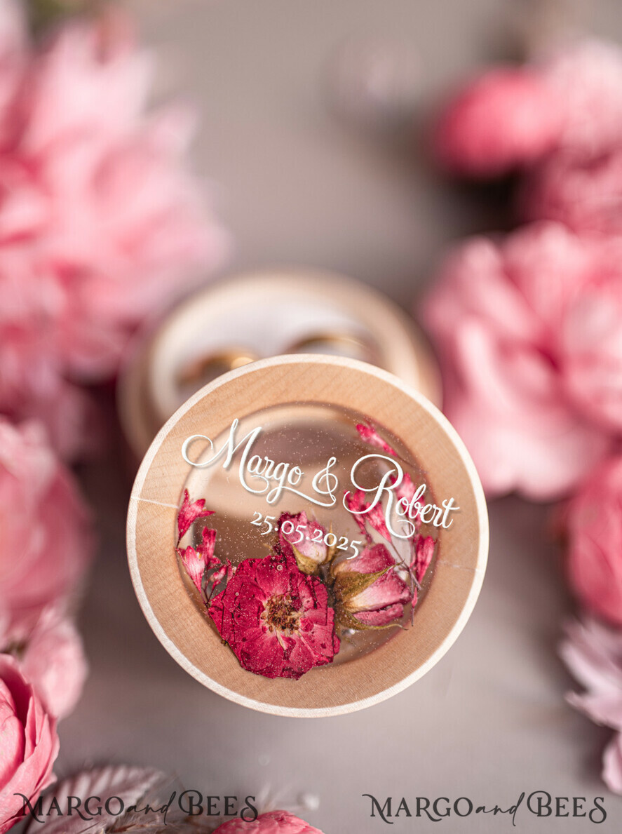 RING BEARER BOXES & PILLOWS Epoxy Wedding rings Box Luxury Resin Wedding Ring Box, Minimalistic Engraved Real Flower Ring Box, Personalized Epoxy Box With Nude Velvet, Rustic Bespoke Ring Box Nikola drugie: