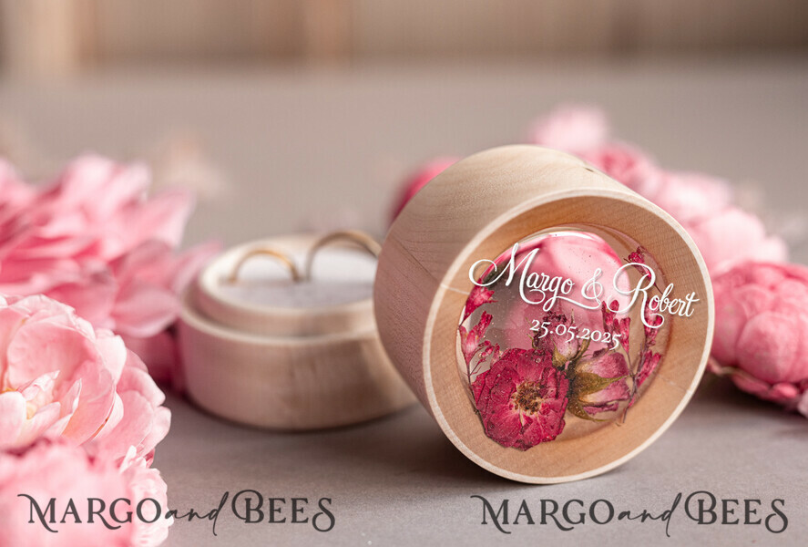 RING BEARER BOXES & PILLOWS Epoxy Wedding rings Box Luxury Resin Wedding Ring Box, Minimalistic Engraved Real Flower Ring Box, Personalized Epoxy Box With Nude Velvet, Rustic Bespoke Ring Box Nikola drugie: