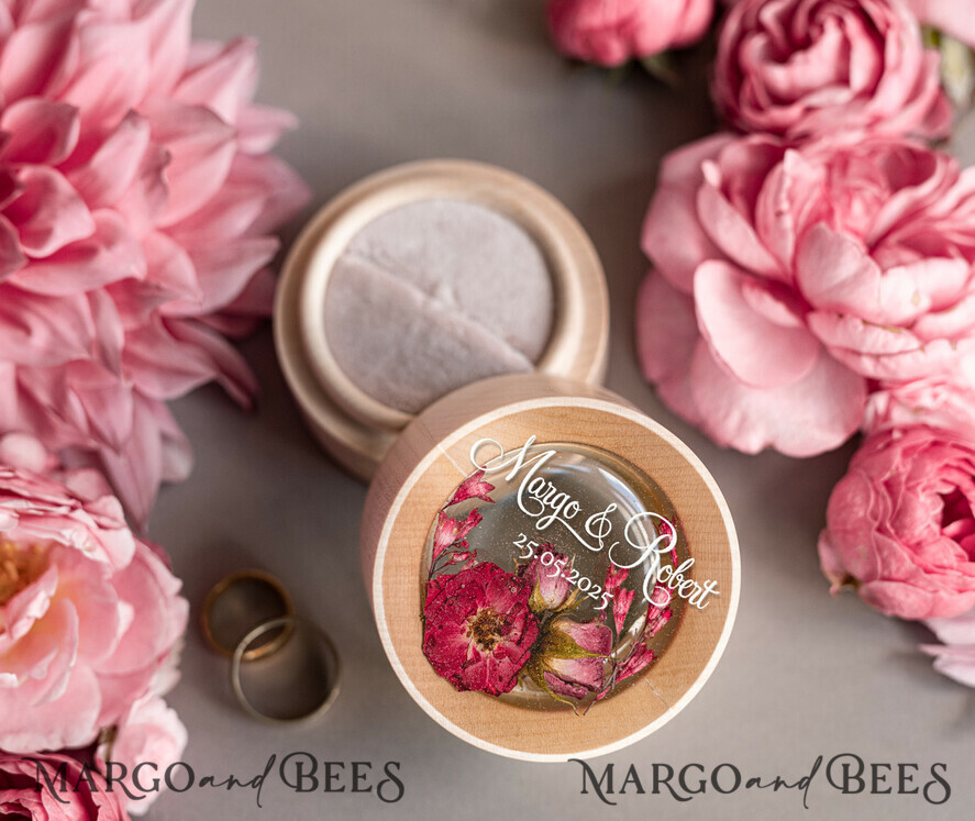 RING BEARER BOXES & PILLOWS Epoxy Wedding rings Box Luxury Resin Wedding Ring Box, Minimalistic Engraved Real Flower Ring Box, Personalized Epoxy Box With Nude Velvet, Rustic Bespoke Ring Box Nikola drugie: