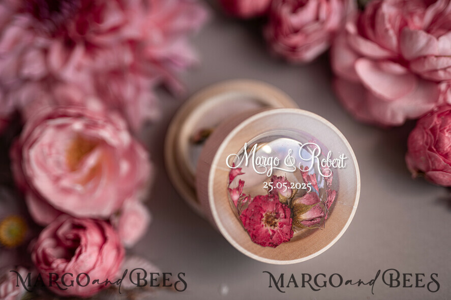 RING BEARER BOXES & PILLOWS Epoxy Wedding rings Box Luxury Resin Wedding Ring Box, Minimalistic Engraved Real Flower Ring Box, Personalized Epoxy Box With Nude Velvet, Rustic Bespoke Ring Box Nikola drugie: