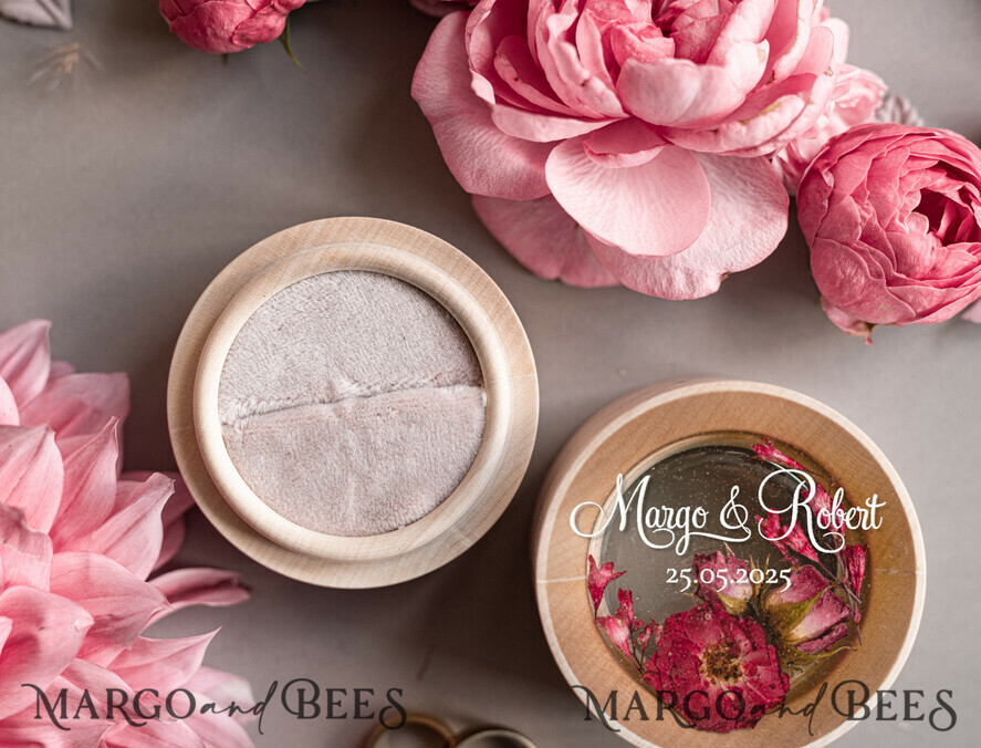RING BEARER BOXES & PILLOWS Epoxy Wedding rings Box Luxury Resin Wedding Ring Box, Minimalistic Engraved Real Flower Ring Box, Personalized Epoxy Box With Nude Velvet, Rustic Bespoke Ring Box Nikola drugie: