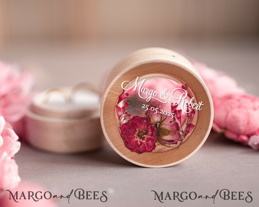 RING BEARER BOXES & PILLOWS Epoxy Wedding rings Box Luxury Resin Wedding Ring Box, Minimalistic Engraved Real Flower Ring Box, Personalized Epoxy Box With Nude Velvet, Rustic Bespoke Ring Box Nikola drugie: