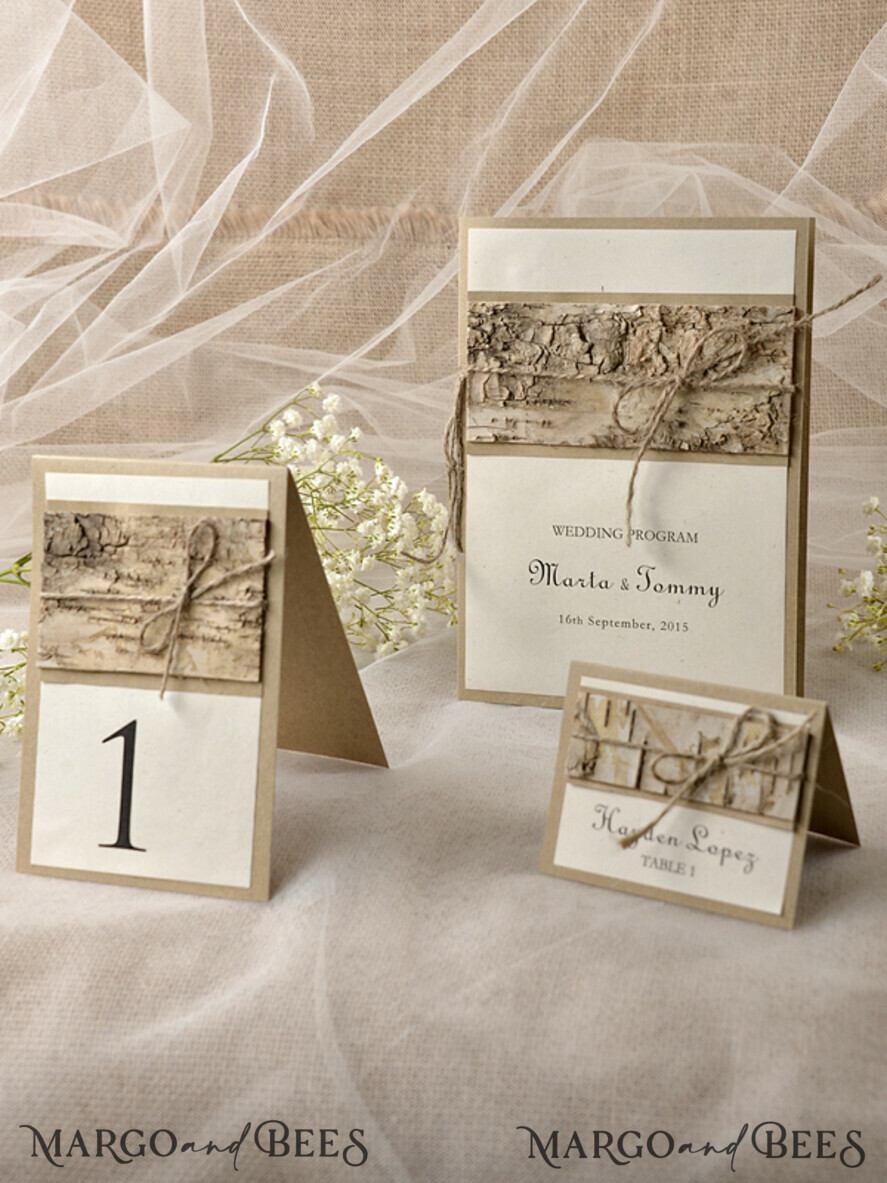 PLATZKARTEN / TISCHKARTEN
Rustikale Eco-Hochzeitsplatzkarten Minimalistische Ecru Hochzeitstischkarten mit Jutetwine und Holzdekor, rustikale Eco Hochzeitstischkarten, Hochzeit Namensschilder mit Rinde-Dekor, bearbeitbarer Text