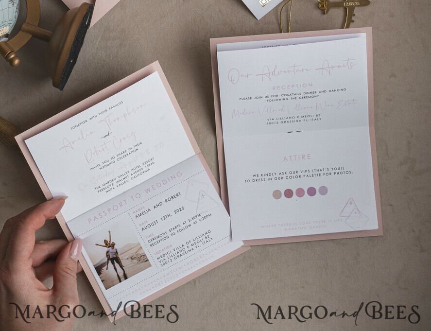 HOCHZEITS EINLADUNGEN Pass zur Liebe / Strandhochzeits-Einladungen Goldene Blühende Pink Passport Hochzeits Einladung, Goldene Hochzeitskarten Boarding Pass, Reise Pass Hochzeits Einladungen im Ausland, Ziel Hochzeits Einladungen, Reise Karte Hochzeitsstationery.