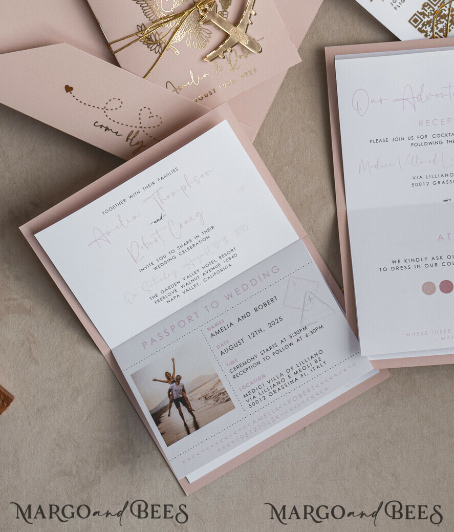 HOCHZEITS EINLADUNGEN Pass zur Liebe / Strandhochzeits-Einladungen Goldene Blühende Pink Passport Hochzeits Einladung, Goldene Hochzeitskarten Boarding Pass, Reise Pass Hochzeits Einladungen im Ausland, Ziel Hochzeits Einladungen, Reise Karte Hochzeitsstationery.